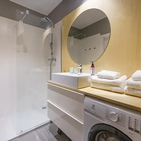 Birch Tree Surfingbird Apartmán *